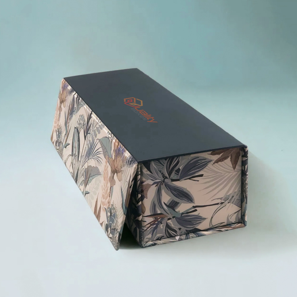 Premium magnetic closure box